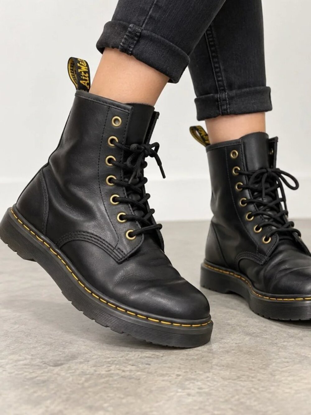Dr. Martens Zavala Black Leather Lace Up Boots US Women 8 EU 39